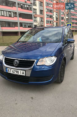 Мінівен Volkswagen Touran 2009 в 