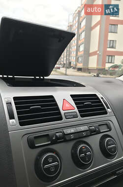 Мінівен Volkswagen Touran 2009 в 