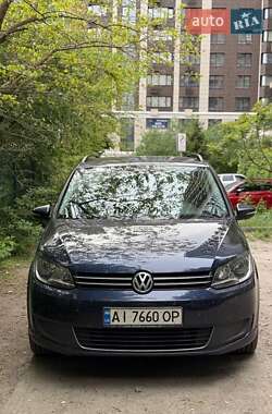 Мінівен Volkswagen Touran 2014 в Києві