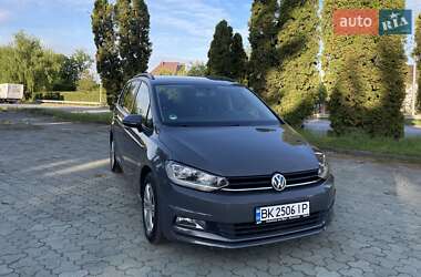 Минивэн Volkswagen Touran 2016 в Дубно