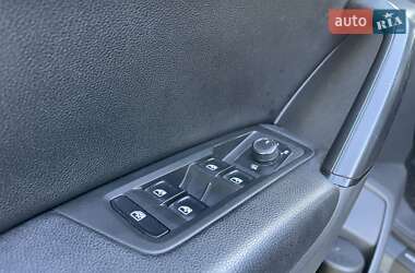 Минивэн Volkswagen Touran 2016 в 