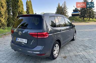 Минивэн Volkswagen Touran 2016 в 