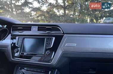Минивэн Volkswagen Touran 2016 в 
