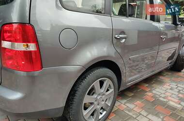 Минивэн Volkswagen Touran 2006 в 