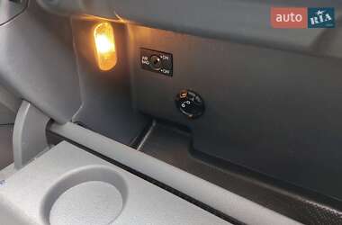 Минивэн Volkswagen Touran 2006 в 