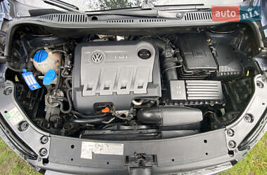 Минивэн Volkswagen Touran 2012 в 