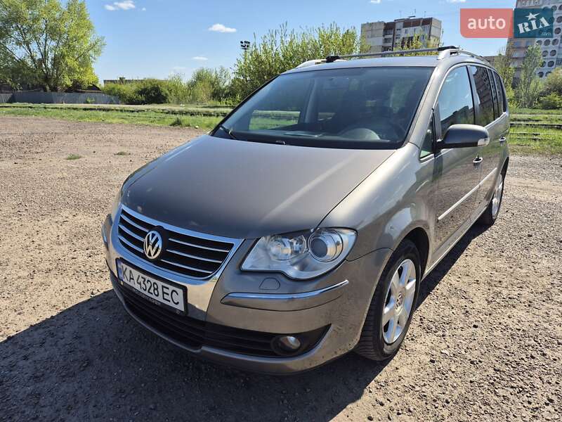 Мінівен Volkswagen Touran 2007 в 
