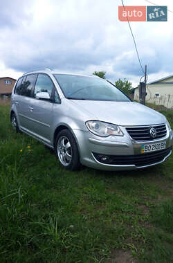 Мінівен Volkswagen Touran 2009 в Костопілі