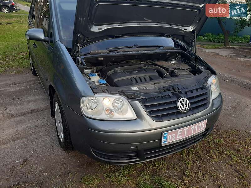Минивэн Volkswagen Touran 2004 в Полтаве