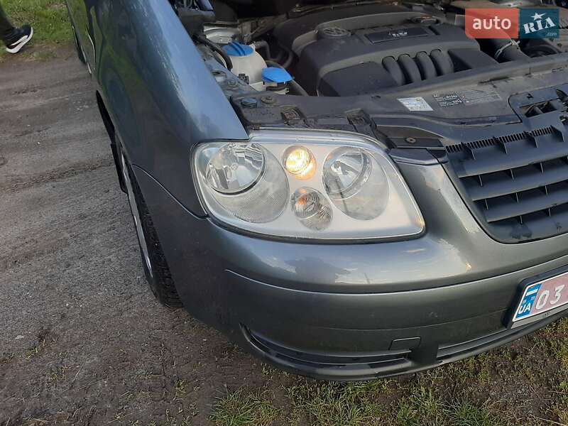 Минивэн Volkswagen Touran 2004 в Полтаве
