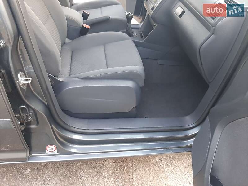 Минивэн Volkswagen Touran 2004 в Полтаве