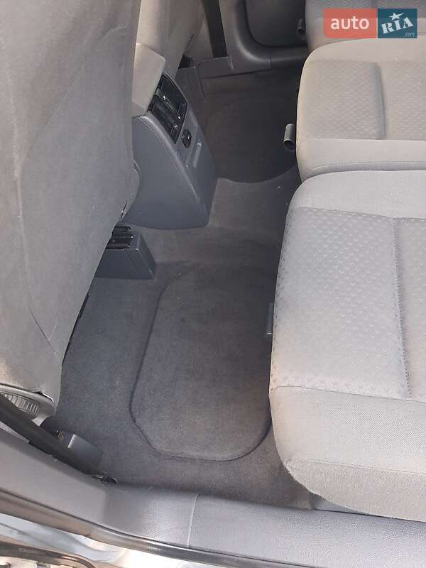 Минивэн Volkswagen Touran 2004 в Полтаве