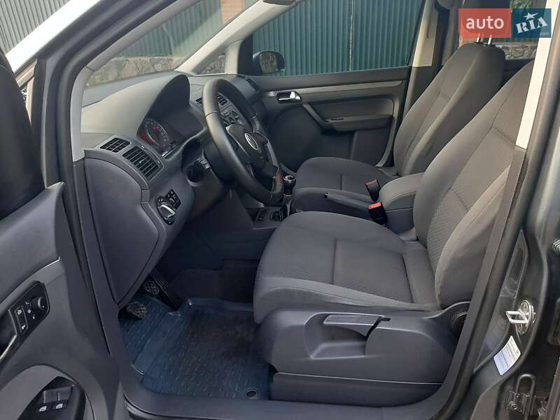 Минивэн Volkswagen Touran 2004 в Полтаве