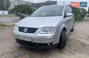 Минивэн Volkswagen Touran 2006 в Днепре
