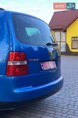 Минивэн Volkswagen Touran 2005 в 