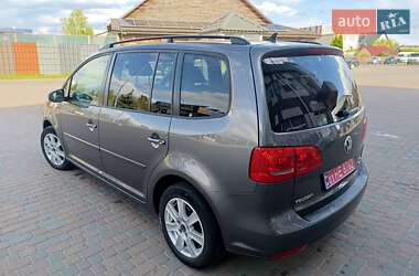 Мінівен Volkswagen Touran 2011 в 