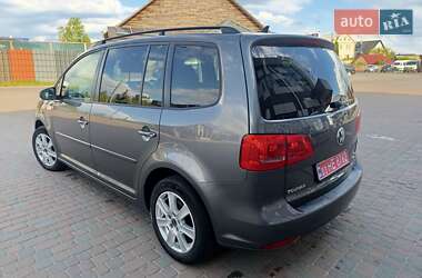 Мінівен Volkswagen Touran 2011 в 