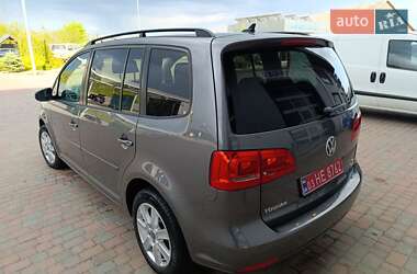 Мінівен Volkswagen Touran 2011 в 