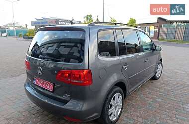 Мінівен Volkswagen Touran 2011 в 