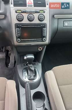 Мінівен Volkswagen Touran 2010 в 