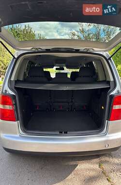 Минивэн Volkswagen Touran 2003 в 