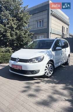 Мінівен Volkswagen Touran 2015 в 