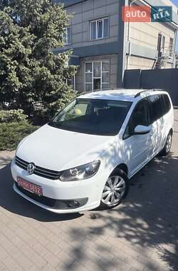 Мінівен Volkswagen Touran 2015 в 