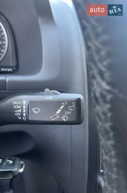 Мінівен Volkswagen Touran 2015 в 