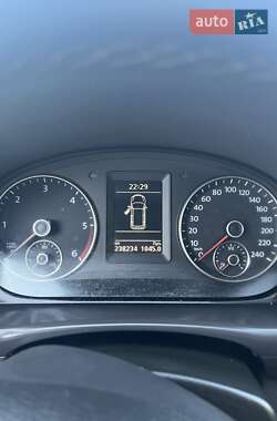 Мінівен Volkswagen Touran 2015 в 