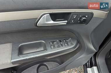 Минивэн Volkswagen Touran 2009 в 