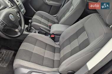 Минивэн Volkswagen Touran 2009 в 
