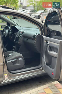 Минивэн Volkswagen Touran 2008 в 