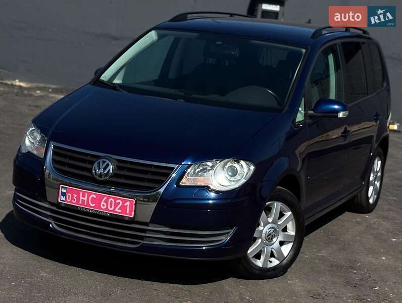 Минивэн Volkswagen Touran 2008 в 