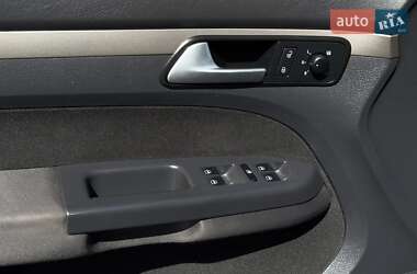 Минивэн Volkswagen Touran 2008 в 