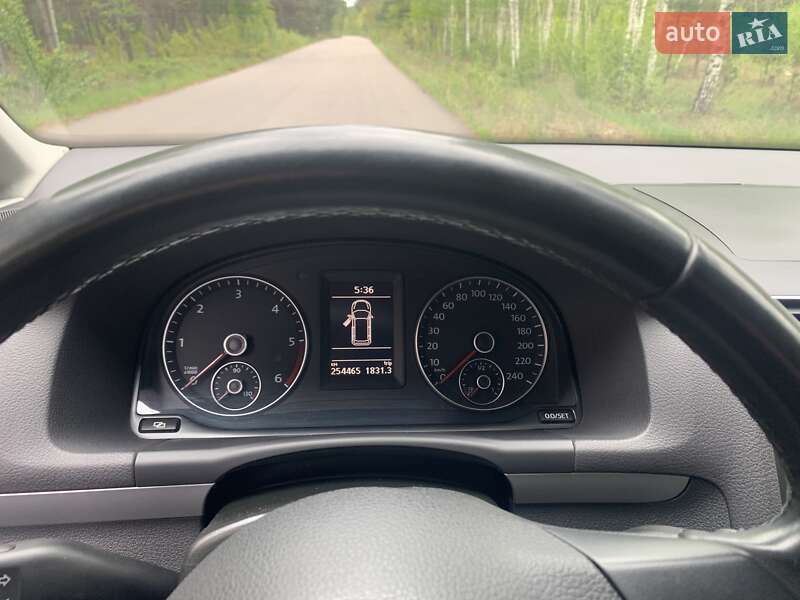 Мінівен Volkswagen Touran 2011 в Зарічному