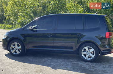 Мінівен Volkswagen Touran 2014 в 