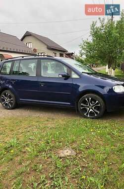 Мінівен Volkswagen Touran 2005 в Тячеві