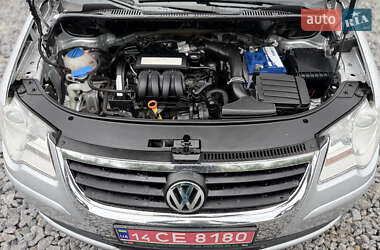 Минивэн Volkswagen Touran 2008 в 