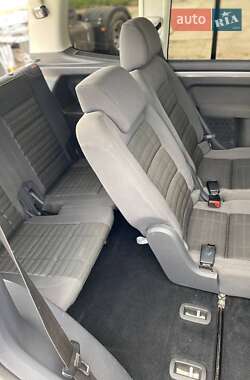 Минивэн Volkswagen Touran 2010 в 