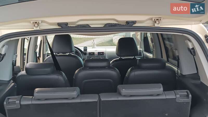 Минивэн Volkswagen Touran 2011 в Львове фото 20 Минивэн Volkswagen Touran 2011 в Львове