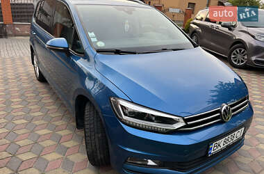 Микровэн Volkswagen Touran 2016 в 