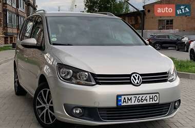 Мінівен Volkswagen Touran 2010 в Житомирі