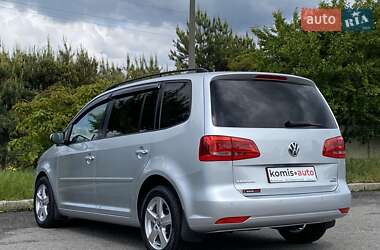 Мінівен Volkswagen Touran 2013 в 