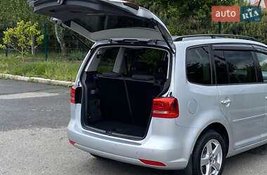 Мінівен Volkswagen Touran 2013 в 