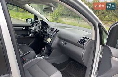 Мінівен Volkswagen Touran 2013 в 