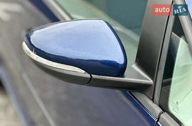 Минивэн Volkswagen Touran 2009 в 