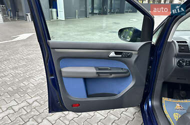 Минивэн Volkswagen Touran 2009 в 