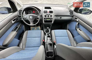 Минивэн Volkswagen Touran 2009 в 
