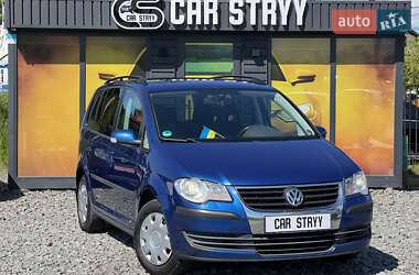 Мінівен Volkswagen Touran 2008 в Стрию