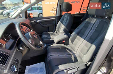 Мінівен Volkswagen Touran 2012 в 